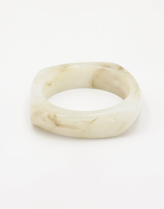 Statement bangle beige