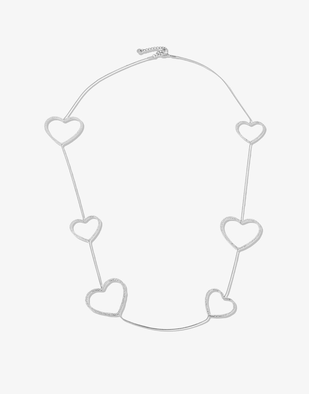 Lange ketting grote harten zilverkleurig