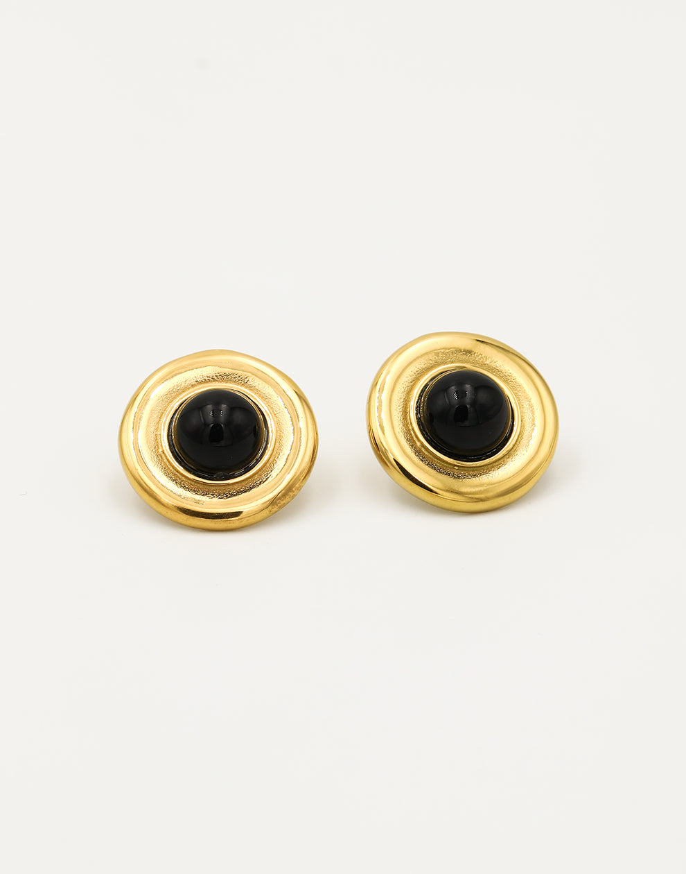 Statement oorsteker vintage zwarte steen goudkleurig