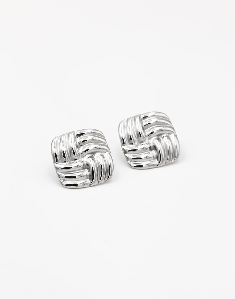 Vierkante statement studs 2cm zilverkleurig