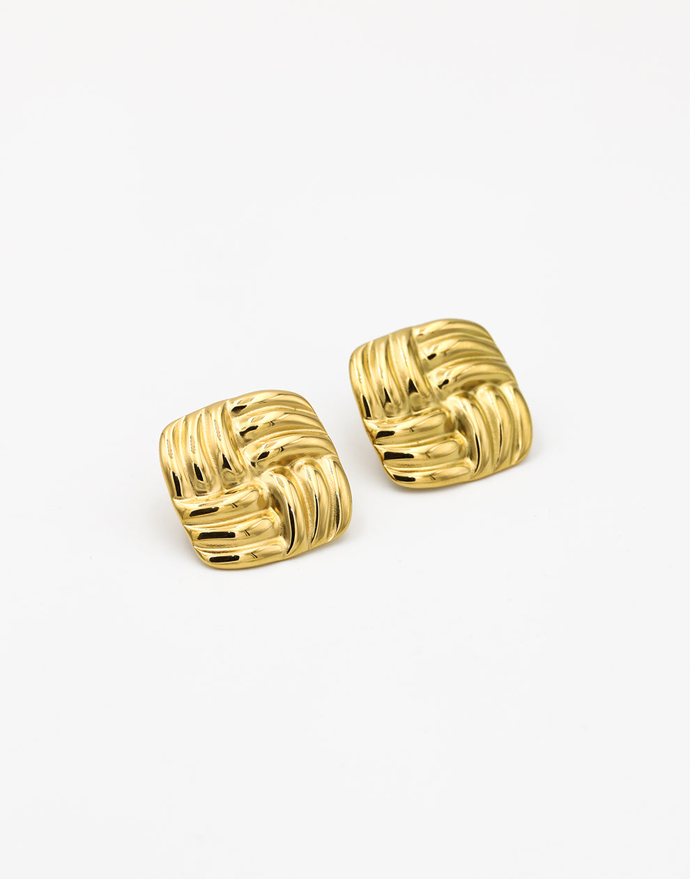 Vierkante statement studs 2cm goudkleurig