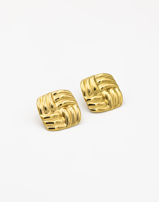 Vierkante statement studs 2cm goudkleurig