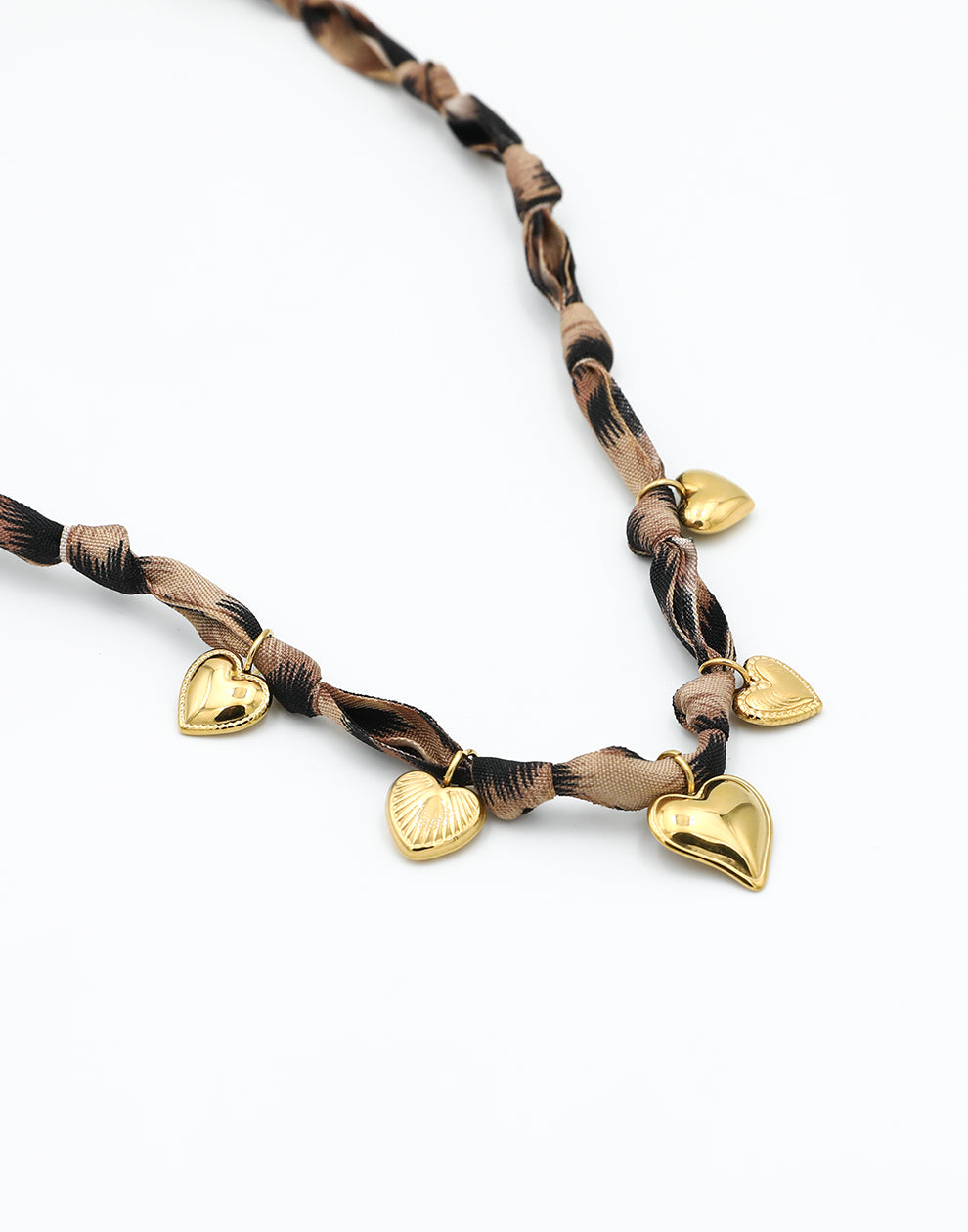 Bedelketting leopard met hartjes