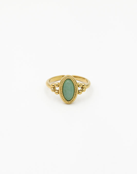 Vintage ring met ovale steen lichtgroen