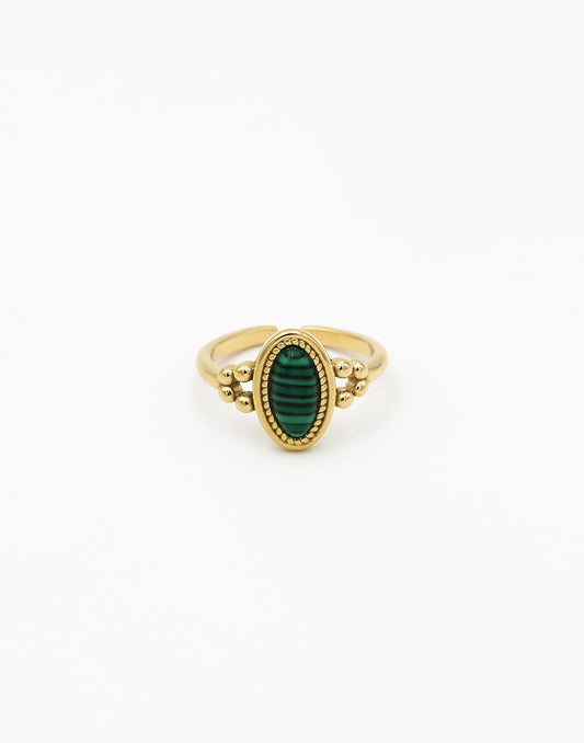 Vintage ring met ovale steen groen