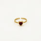 Ring hart met steen rood goudkleurig