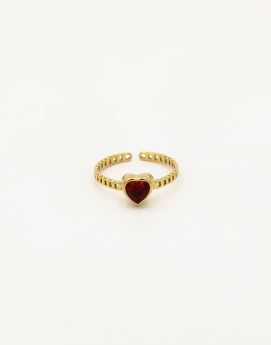 Ring hart met steen rood goudkleurig