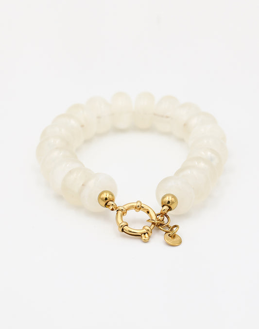 Kralenarmband ovaal met slotje beige
