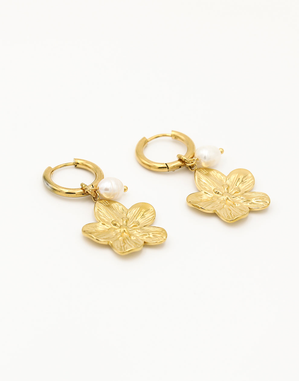 Creolen met bloem en parel