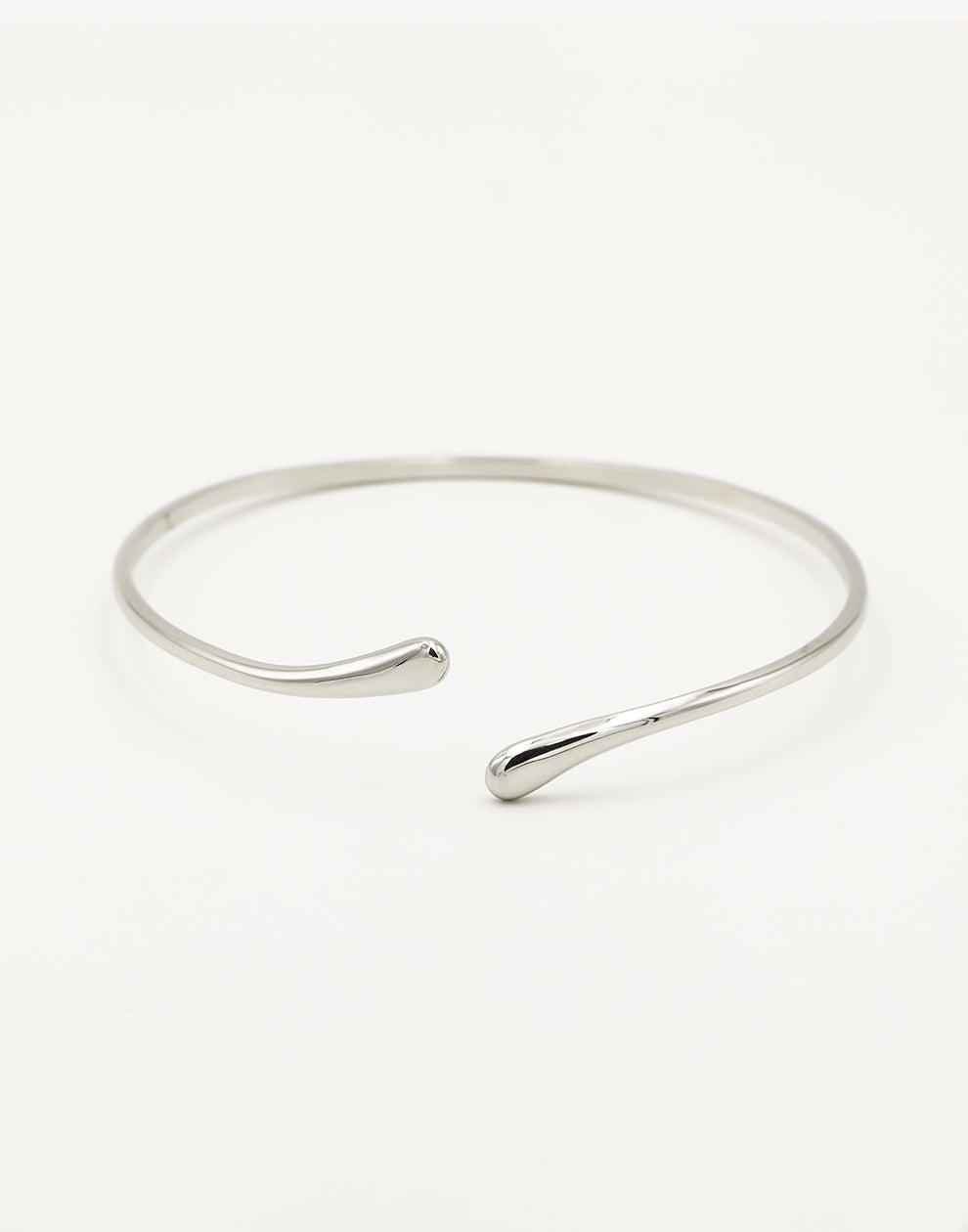 Fijne bangle teardrops zilverkleurig