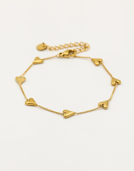 Armband meerdere hartjes goudkleurig