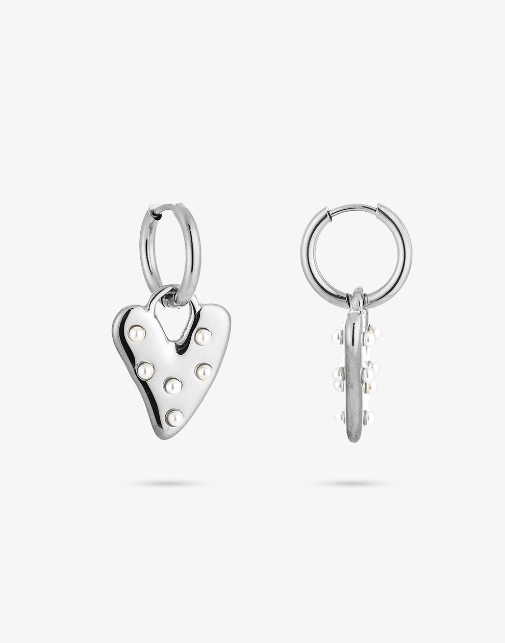 Oorringen met hartje en parels zilverkleurig