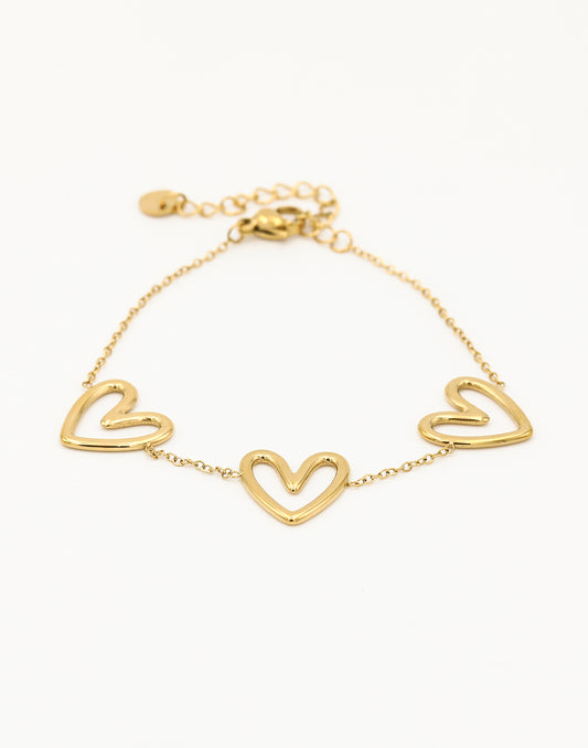Armband grote hartjes goudkleurig