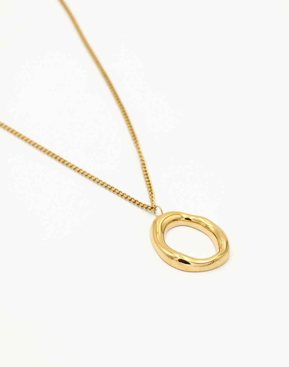 Lange ketting met ovale hanger goudkleurig