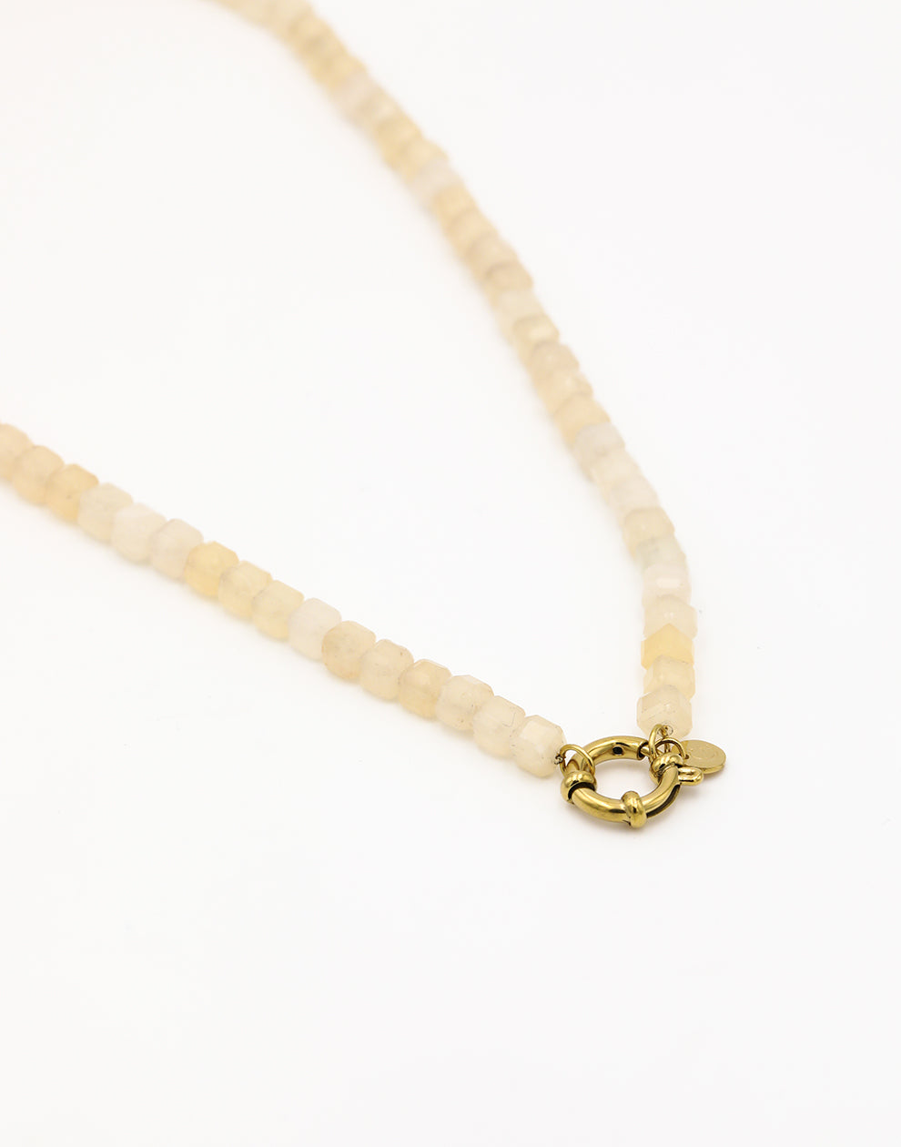 Kralenketting vierkant met slotje beige