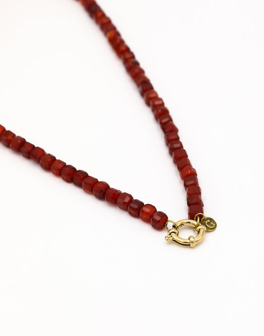 Kralenketting vierkant met slotje rood