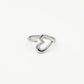 Ring mit verspieltem, offenem Herzmotiv, silberfarben
