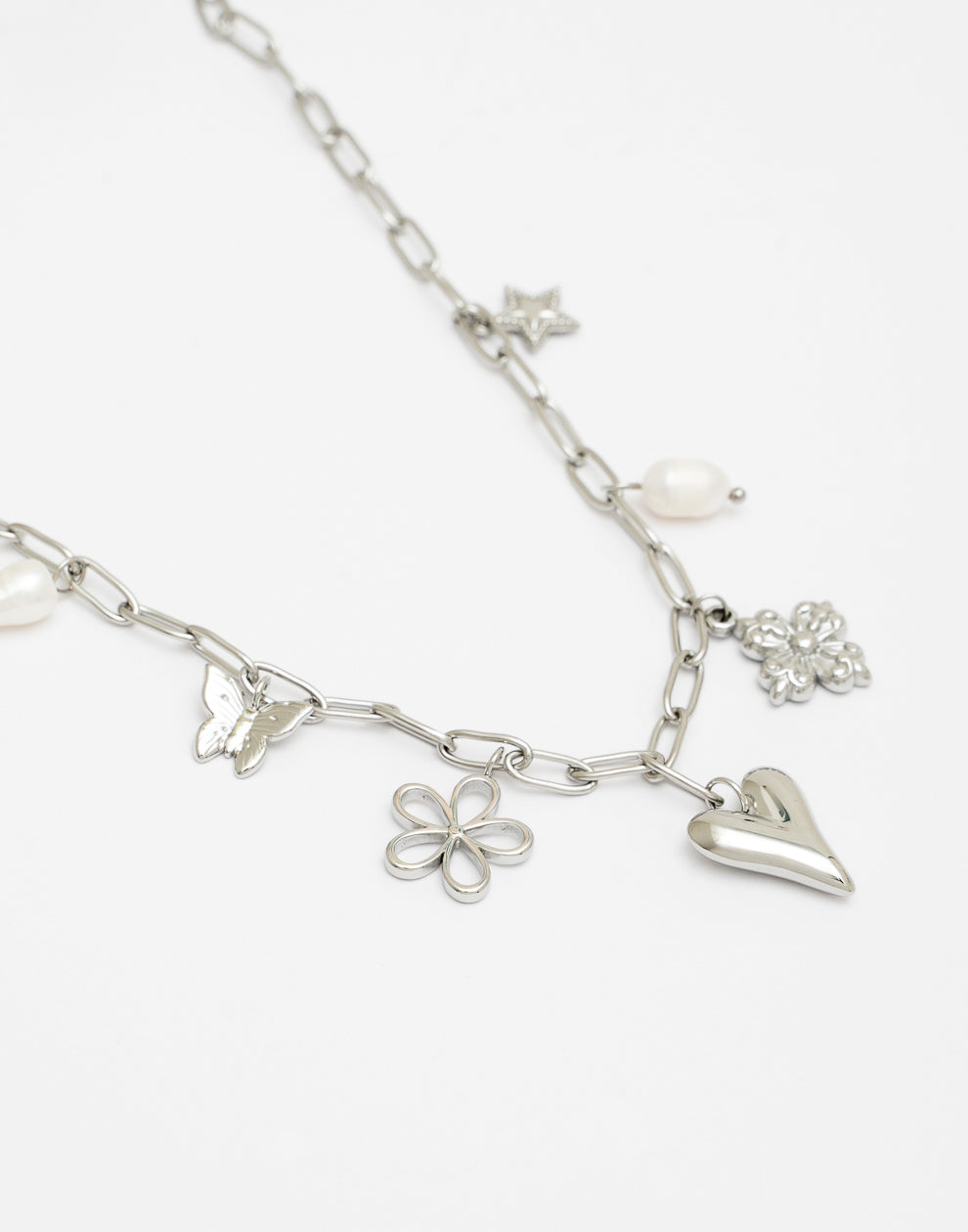 Bedelketting bloemen vlinder zilverkleurig