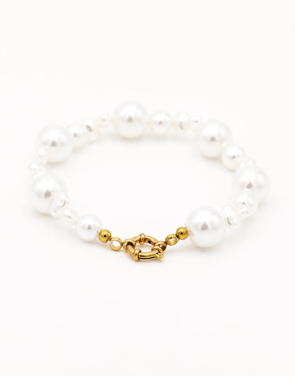 Kralenarmband witte parels