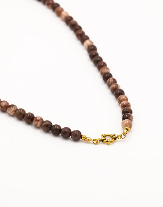 Lange kralenketting bruin