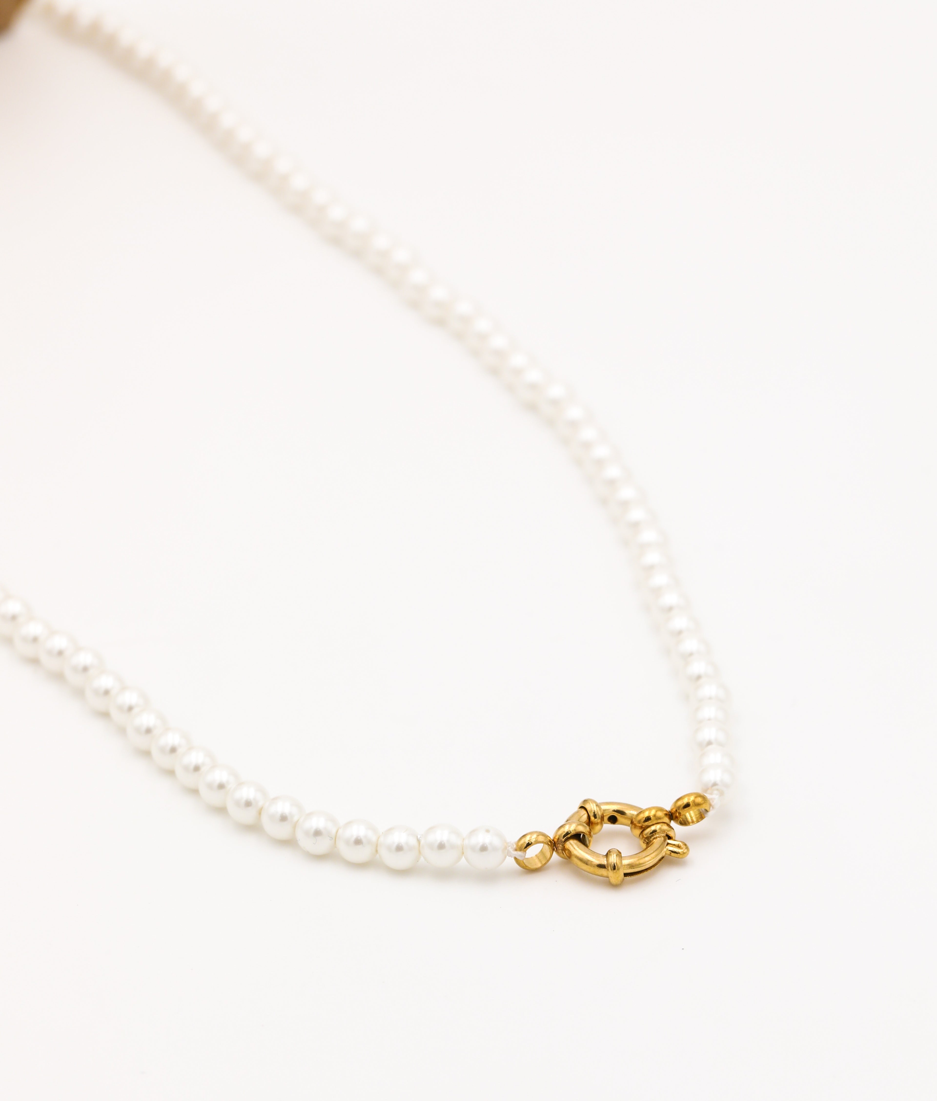 Ketting met slotje parels