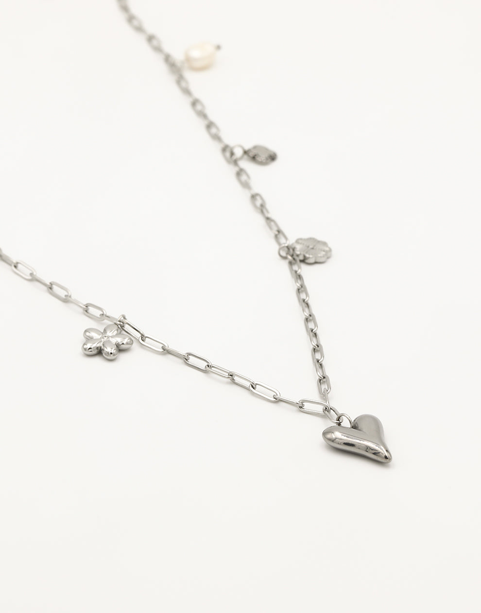Bedelketting bloemen en hartjes 70cm zilverkleurig