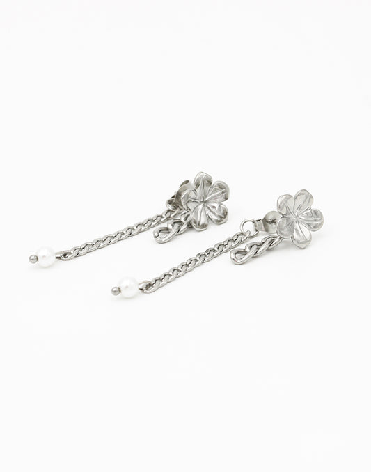 Bloem oorsteker met chain zilverkleurig