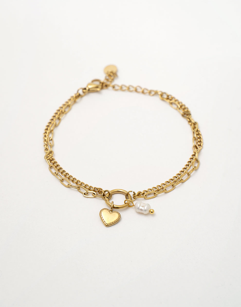 Armband dubbel hartje en parel goudkleurig