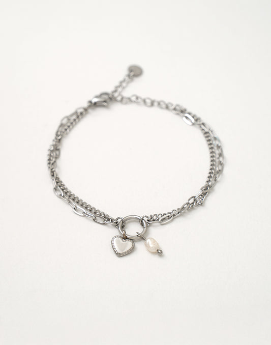Armband dubbel hartje en parel zilverkleurig